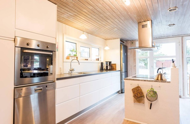 6 person holiday home in Henne