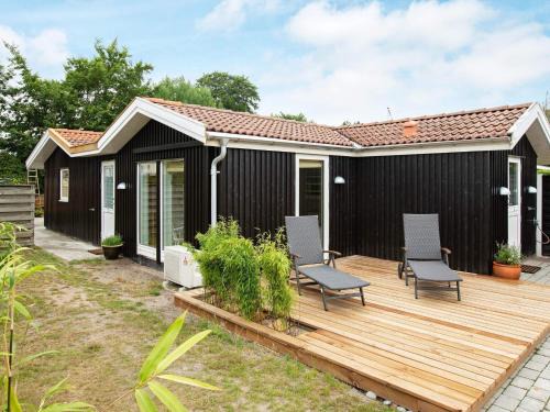 6 person holiday home in Væggerløse
