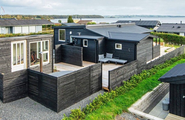 6 person holiday home in Rønde