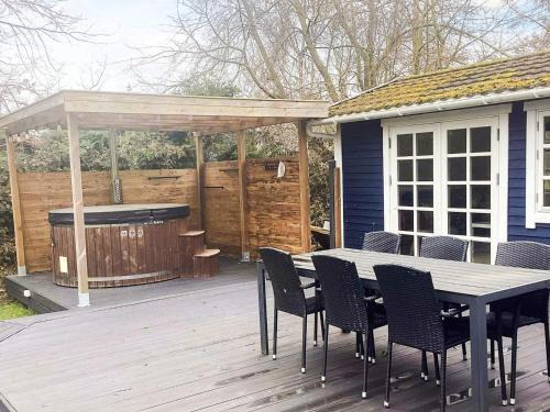 6 person holiday home in Gedser