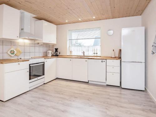6 person holiday home in Gedser-By Traum