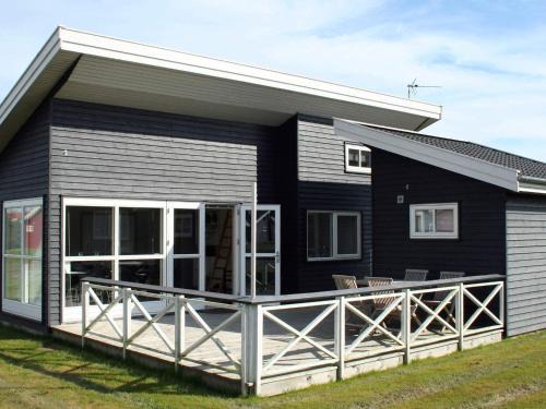 6 person holiday home in Gudhjem-By Traum