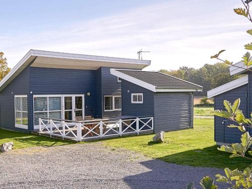 6 person holiday home in Gudhjem-By Traum