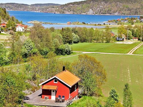 6 person holiday home in HENÅN