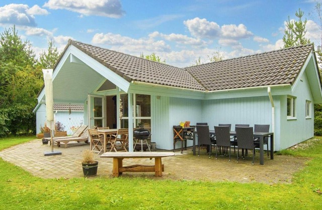 6 person holiday home in Oksbøl-By Traum