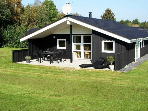 6 person holiday home in Oksbøl-By Traum