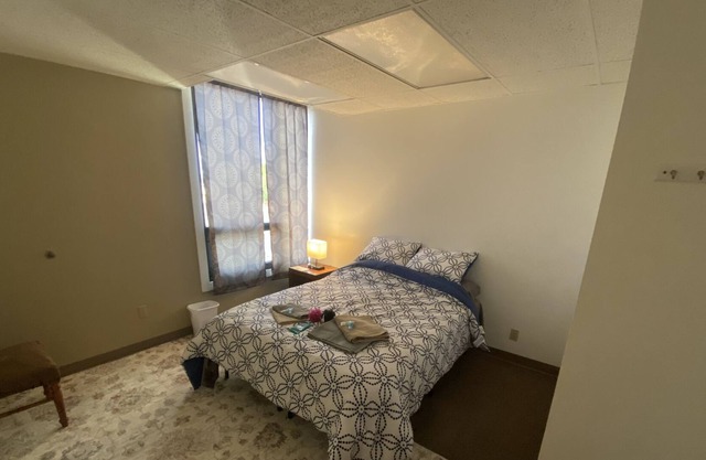 #6 Private bedroom near Downtown Anchorage