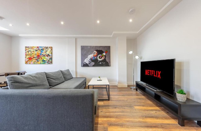 6 - West London Brand New Loft