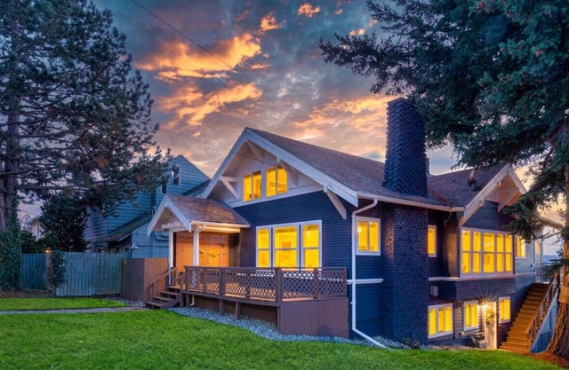 6057&301 Entire · 7b3b Huge House @Ballard/Gold Central Location