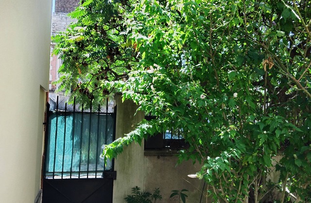 60m2 south-facing house on the outskirts of PARIS
