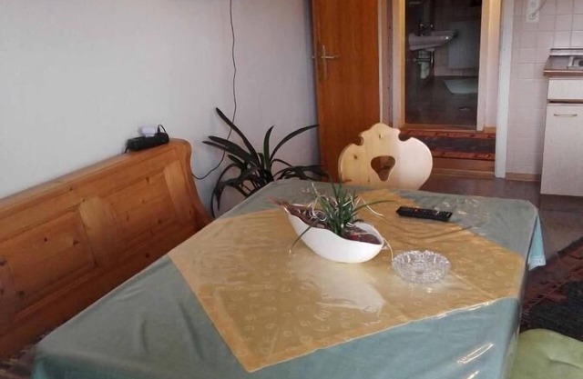Apartamento de 60m2 con 2 habitaciones y balcón.