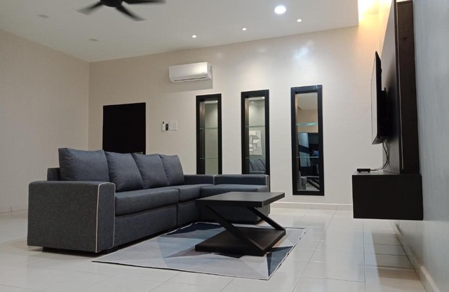61 Homestay
