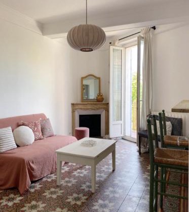 61JAU Marseille,pied à terre la Plaine