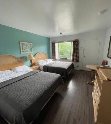 6267 Persepolis Inn