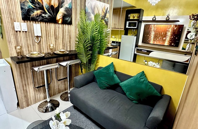 65inch SmartTV - Finest Luxury - SM Lush