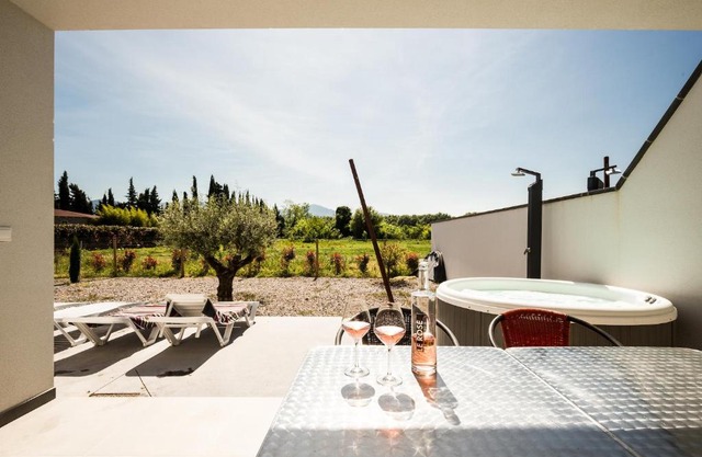 Massane, cottage au coeur des vignes - jacuzzi - jardin