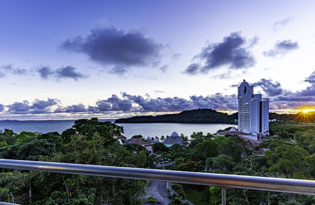 6B Exclusive Oceanfront Retreat,High-End Apartment