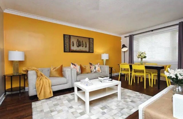 6bedroom residential home-North York Subway access