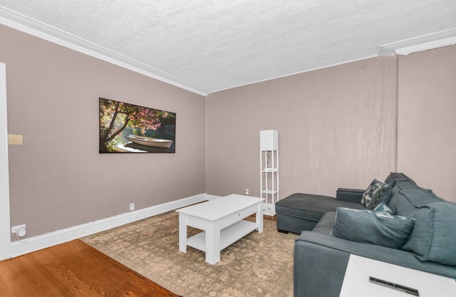 6Br 2Ba + 3 Car Garage in Chicago's Northside