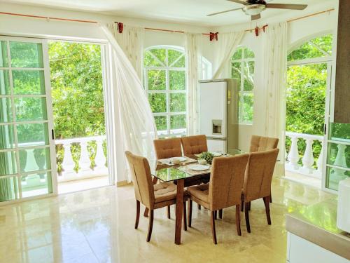6br 2kitchen walk to Beach 5th, Pool Roof 16limit