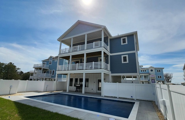 6BR Soundview | Private Pool | Fireplace