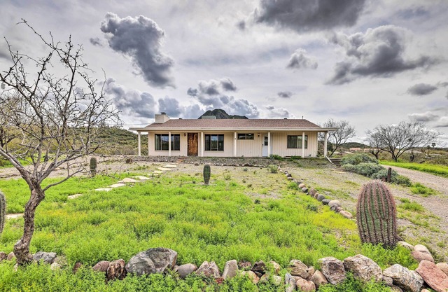 Phoenix Vacation Rental on 7-Acres w/ Deck & Grill