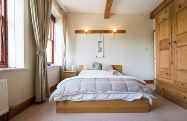7 Bed House - Sleeps 13 Guests Get-together House