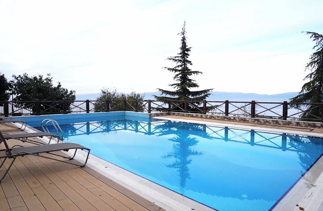 7 bed rooms Farm house, perfect for relaxing and reconnecting with loved ones.