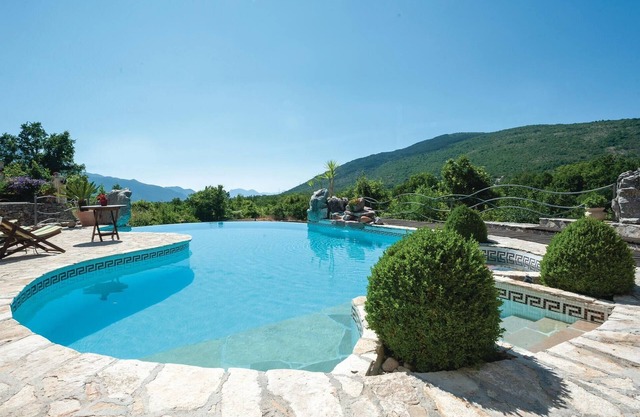Hermosa casa en Grabovac con cocina
