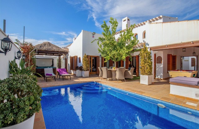 Villa pour 15 personnes, avec piscine, sauna et jacuzzi à Murcia