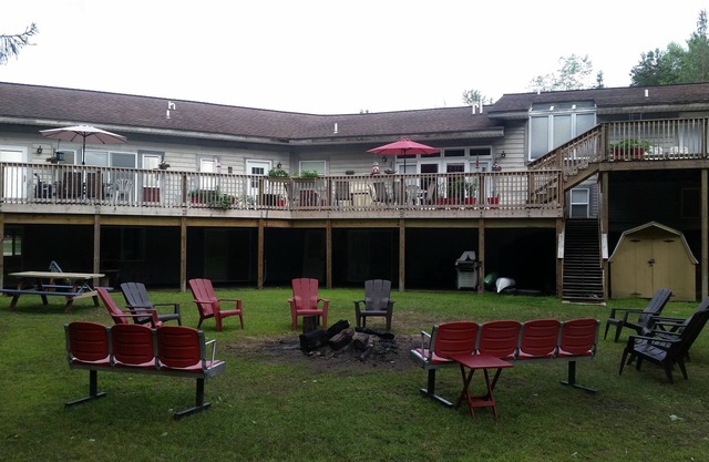 Apartamento de 7 habitaciones / 3 baños ~ en 5 acres de aire acondicionado, WIFI, estanque para pescar, hoguera