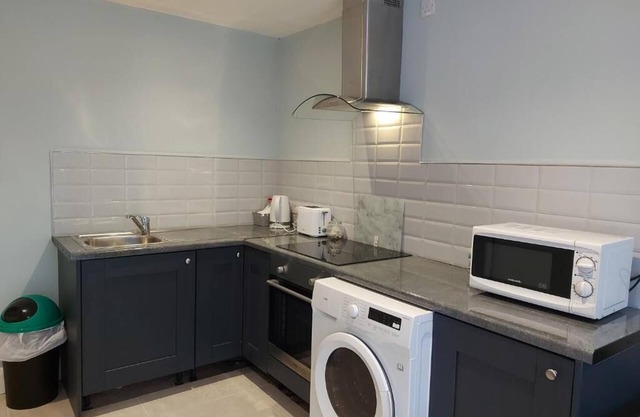 7 Eyre Square Lane