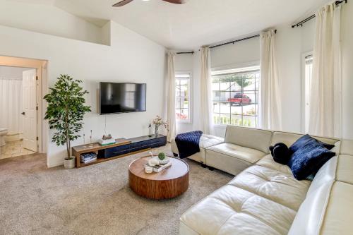 7 Mi to Dtwn Charming Retreat with Yard in Boise
