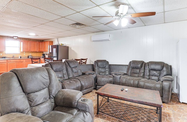 7 Mi to Dtwn Odessa: Home w/Large Yard!