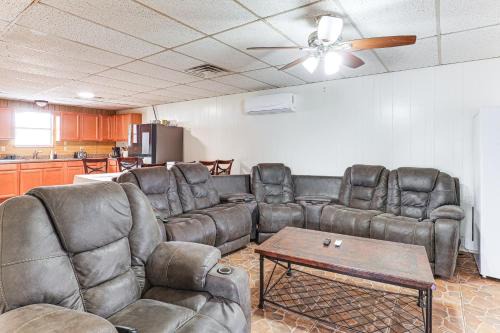 7 Mi to Dtwn Odessa Home with Large Yard!