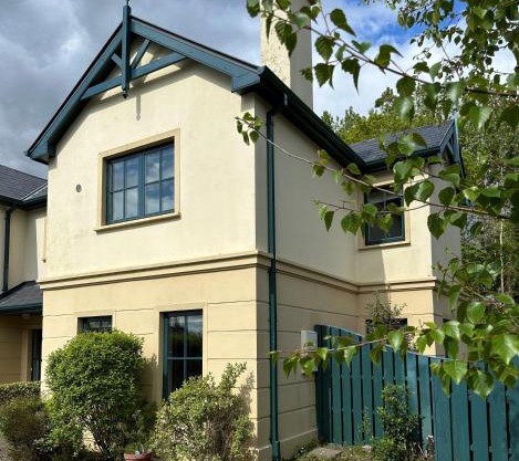 7 Oakwood Manor Kenmare
