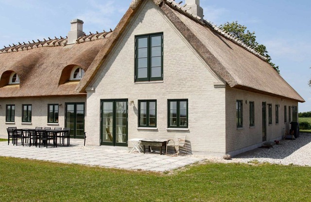 Lujosa casa de vacaciones en Idestrup con terraza