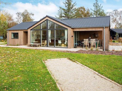 7 person holiday home in Væggerløse-By Traum