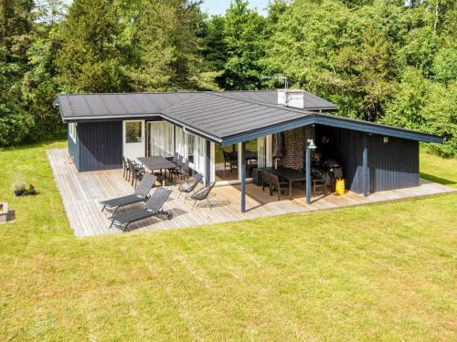 7 person holiday home in Grenaa