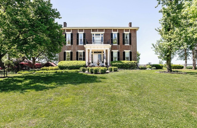 7 Private Rooms, Country Setting Bourbon Trail, patio/firepit. Breakfast inc.