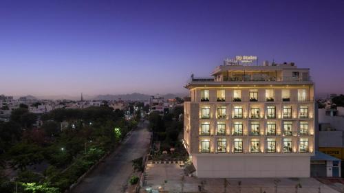 7 rays hotel