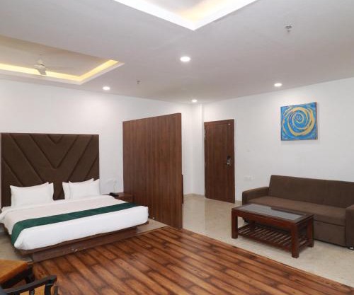 7 VACHAN LAWNS AND BANQUET