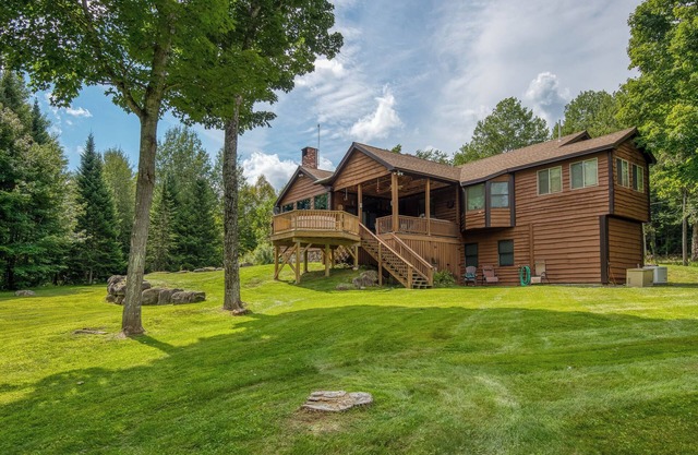 Chalet privado, exquisitamente decorado cerca del centro de Rangeley.
