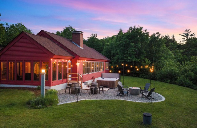 70 acre White Mountain estate - trails, views, privacy