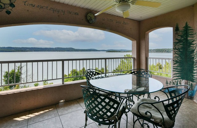 700 Emerald Point