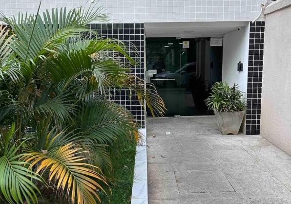 706 Apartamento ao lado do Materdei, Assembleia, cozinha completa, vaga