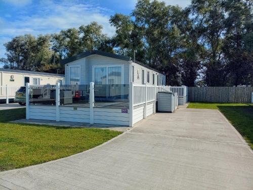 75 Orchard Mount, 3 bed luxury caravan Skirlington
