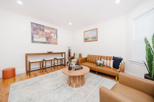 76-2 5BR Cozy Apartment in Boston