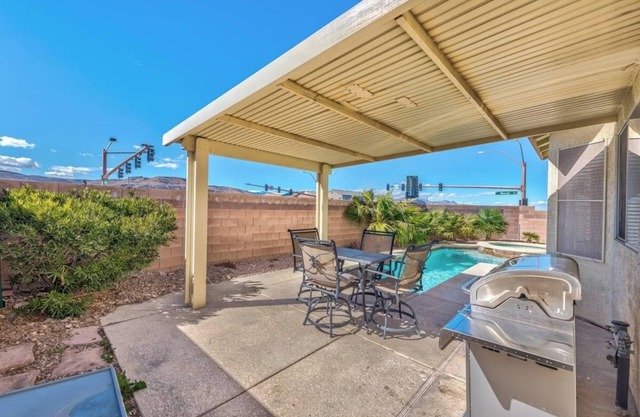 777Rentals - 4BRs/3BA - Wet and Wild Convenience
