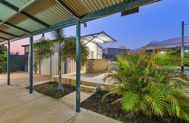 79 Nimitz Street - Pool and Pet Friendly
